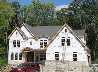 5 Preston Ct, Lincolnshire, IL 60069