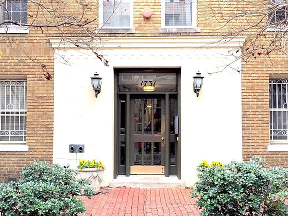 Welcome Home! 

Secure entry system