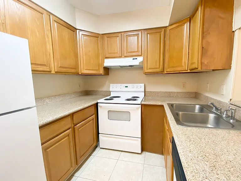 2236B3 Perkins Rd — Photo 8