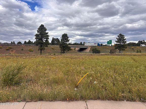 3rd image of 912 Wells Fargo Dr