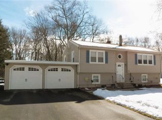 10 Saunders Ln, Prospect, CT 06712