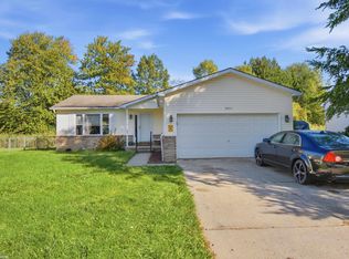 8460 Samantha Ln, Fair Haven, MI 48023