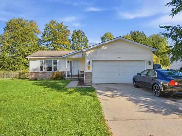 8460 Samantha Ln, Fair Haven, MI 48023