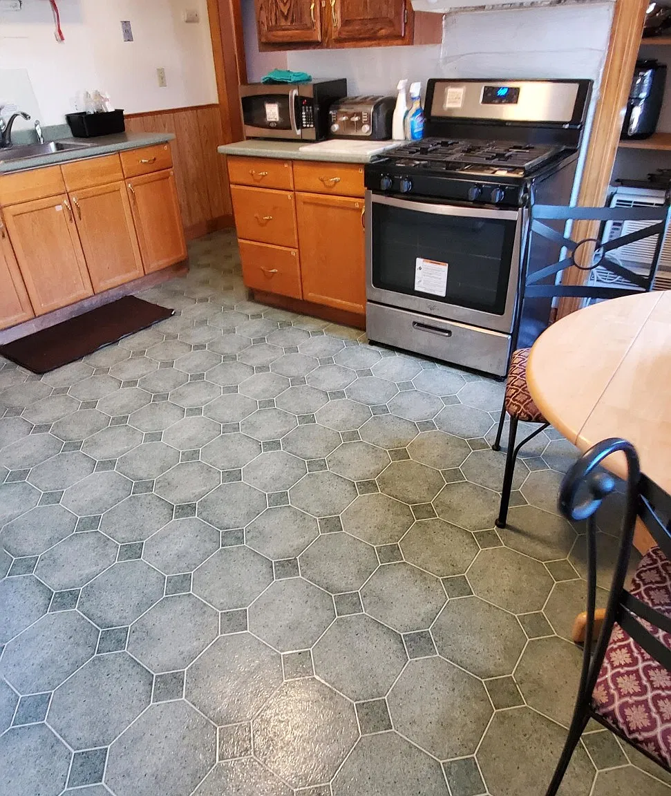 2 bed, 1.0 bath, $3,300 — Photo 2