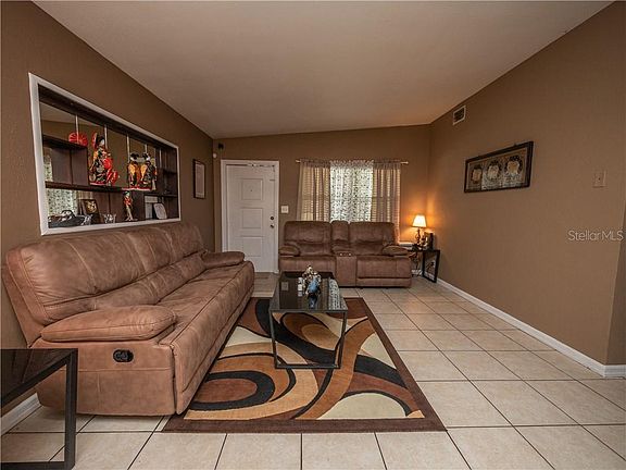 4th image of 1614 Crystal Ct E