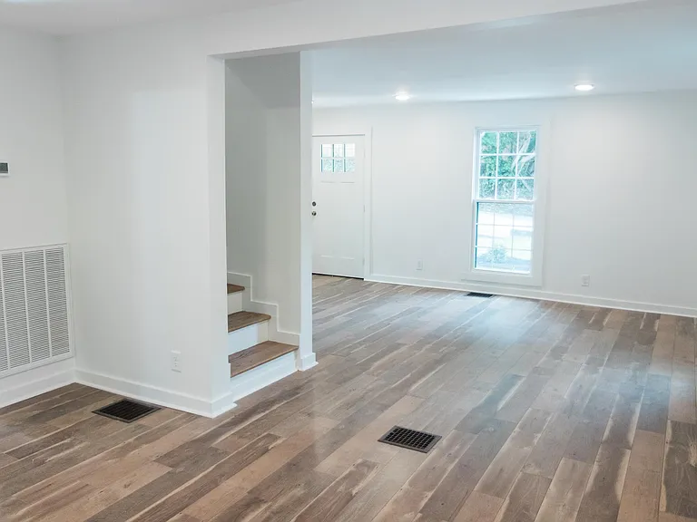 25 Lawn St — Photo 11
