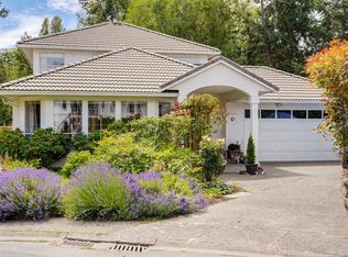 1395 Epsom Close, Saanich, BC V8P 5S8