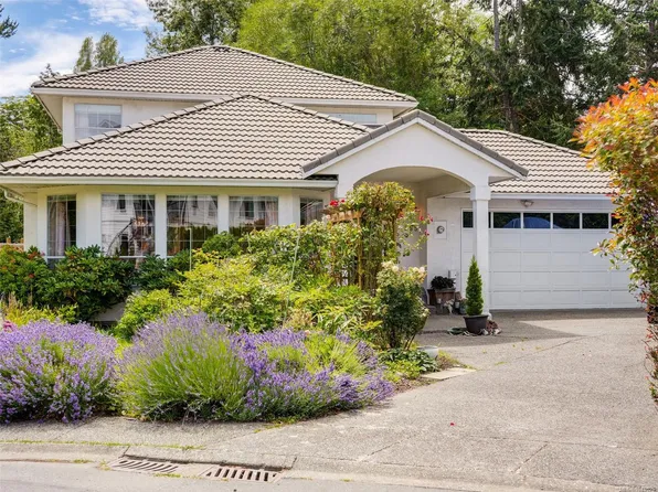 1395 Epsom Close, Saanich, BC V8P 5S8