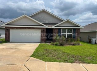 5740 Guinevere Ln, Milton, FL 32583
