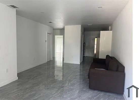 2312 NW 96th St — Photo 5