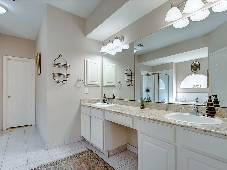 731 Annies Way — Photo 23