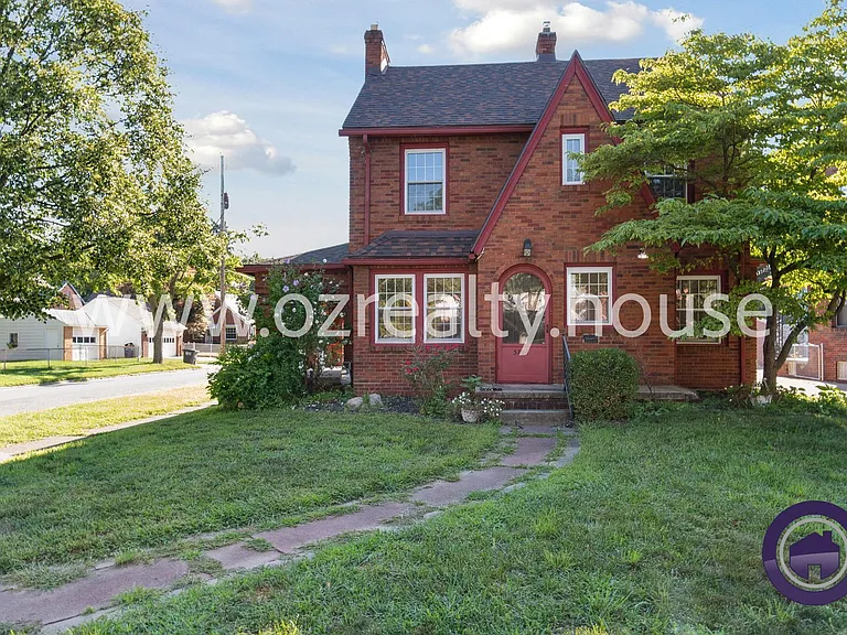 3756 Maxwell Rd — Photo 1