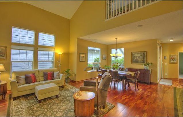 Vaulted Great Room 