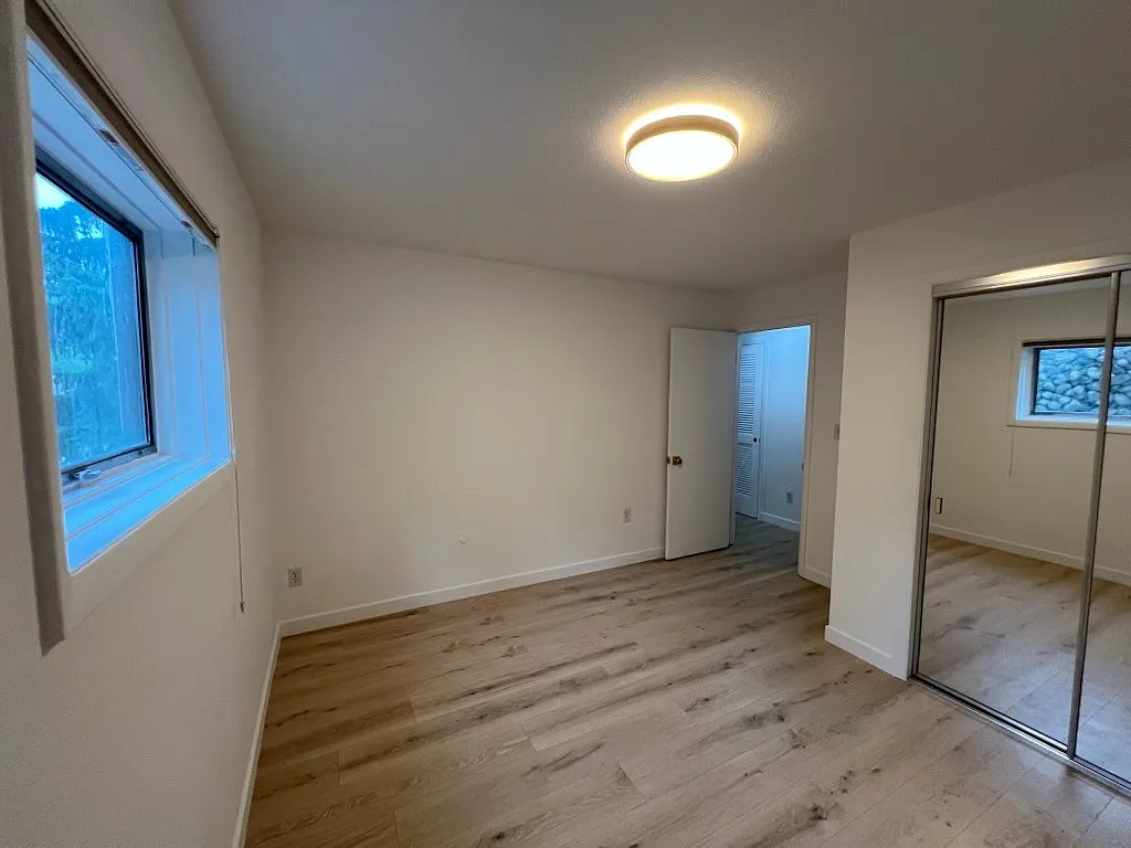 2 bed, 750 sqft, $3,200 — Photo 2