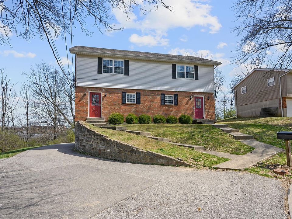 1st image of 12 Airview Dr #1