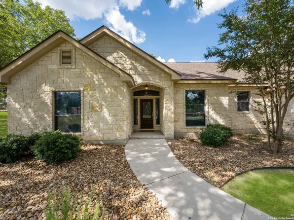 105 Legacy Oaks, La Vernia, TX 78121