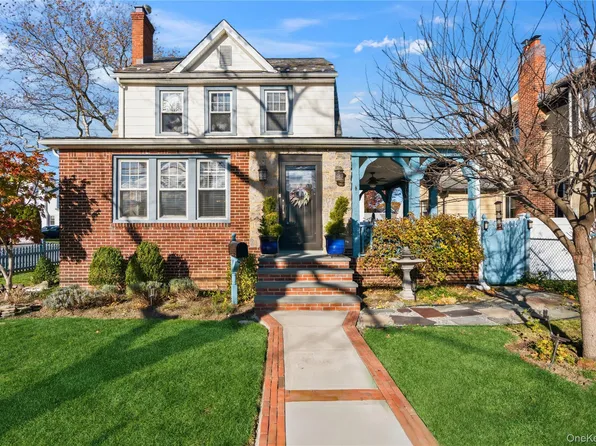 115 Wicks Lane, Malverne, NY 11565