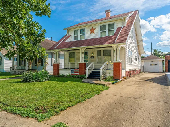 1025 Broadway St, Lincoln, IL 62656