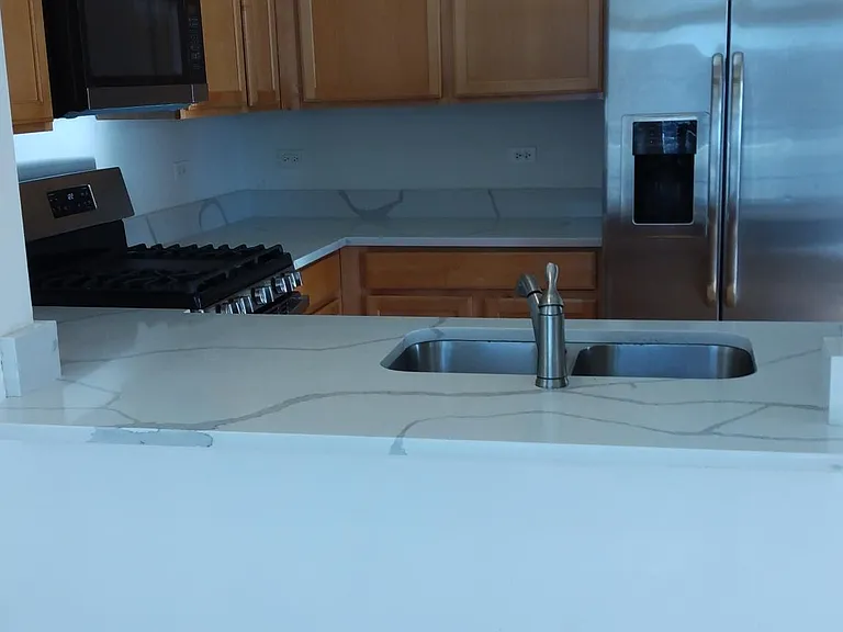 599 Prestwick Ln — Photo 8