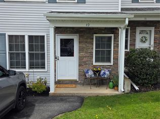 49 Aveonis Ct #49, Fishkill, NY 12524
