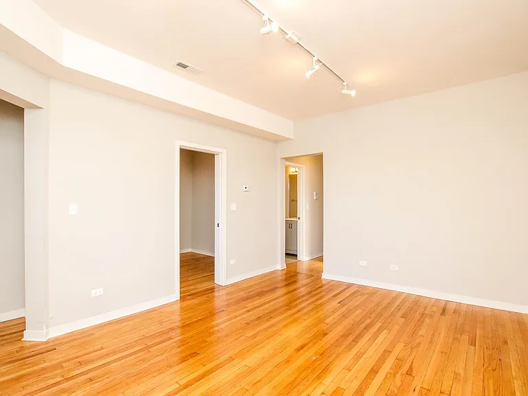 3644 W Diversey Ave #2R — Photo 5