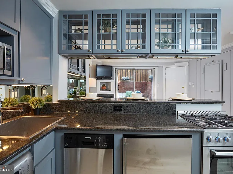1723 Q St NW #G6 — Photo 1