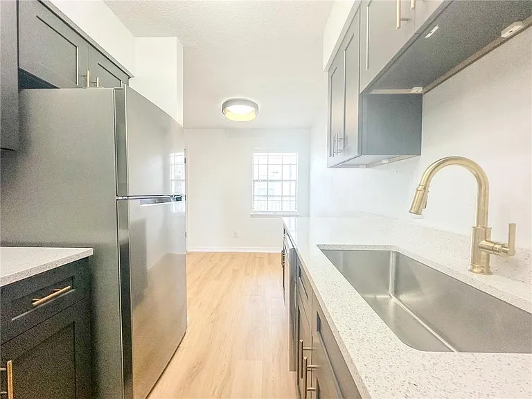 800 Martin Behrman Ave #203 — Photo 7