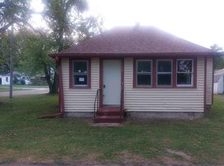 422 F St, Charleston, IL 61920