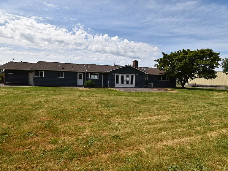 35725 Engle Rd SE — Photo 2