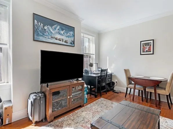 14 Gloucester St #3B, Boston, MA 02115
