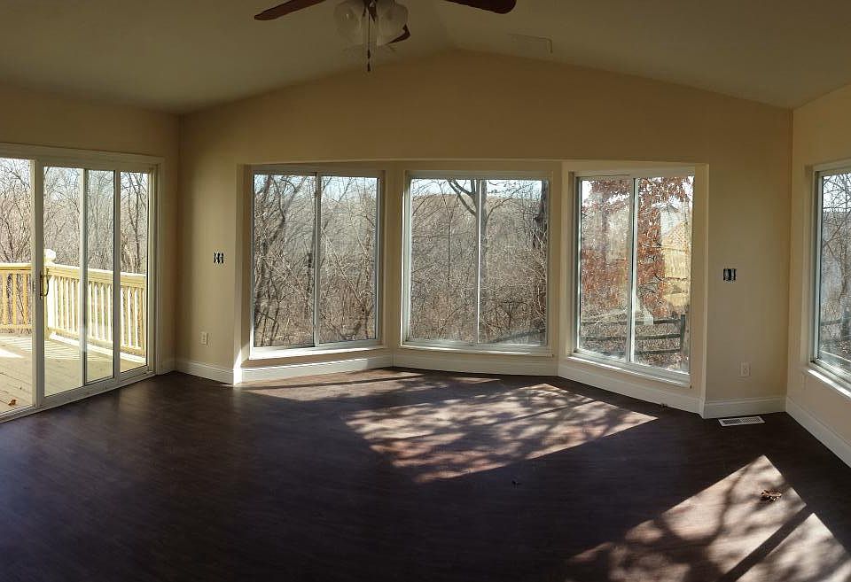 1st image of 406 Valparaiso Ct