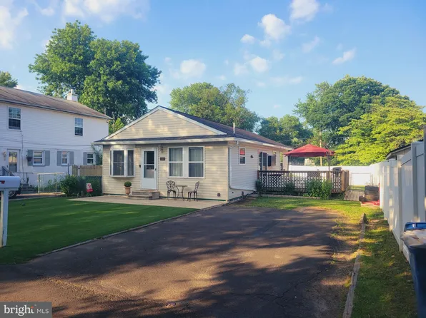 1041 5th Ave, Croydon, PA 19021