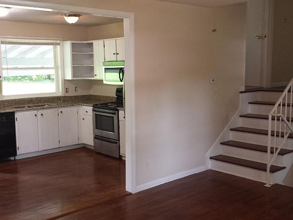 4th image of 11803 Belmont Ave