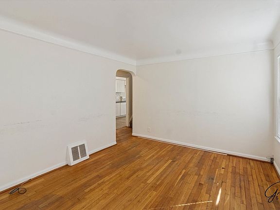 5th image of 7678 W Pkwy