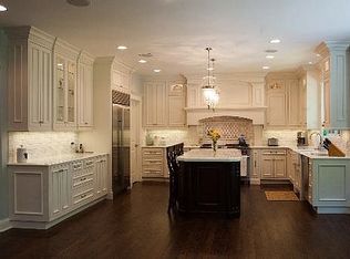 202 N Chester Ave, Park Ridge, IL 60068