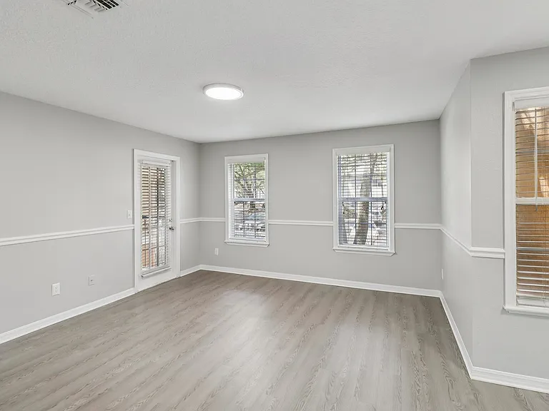 Spacious living area with natural light and modern finishes