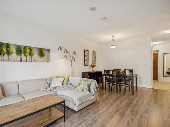 280 Ross Dr #1407, New Westminster, BC V3L 0C2