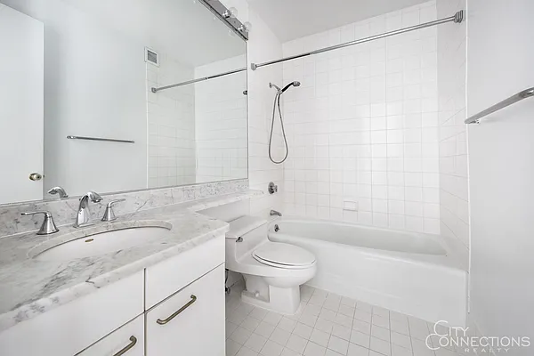 Rented by City Connections Realty | media 3