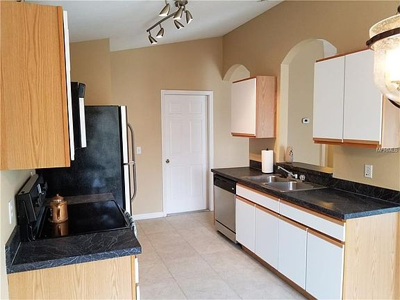 4th image of 2642 Groveland Ave