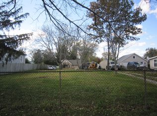 1528 N Pleasant Dr, Round Lake Beach, IL 60073