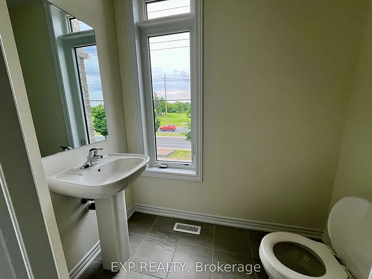116 Blick Cres — Photo 12