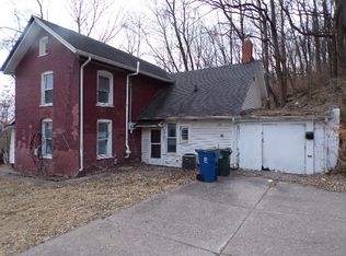 1827 Hershey Ave, Muscatine, IA 52761