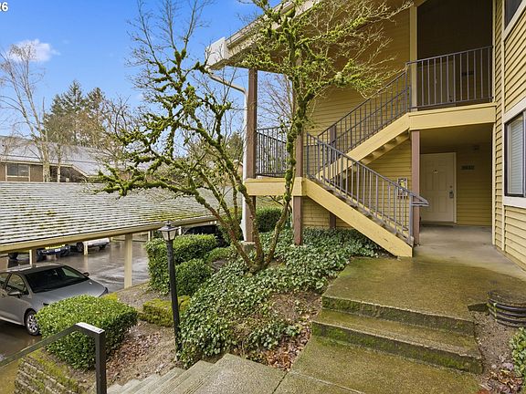 2nd image of 9842 SE Talbert St