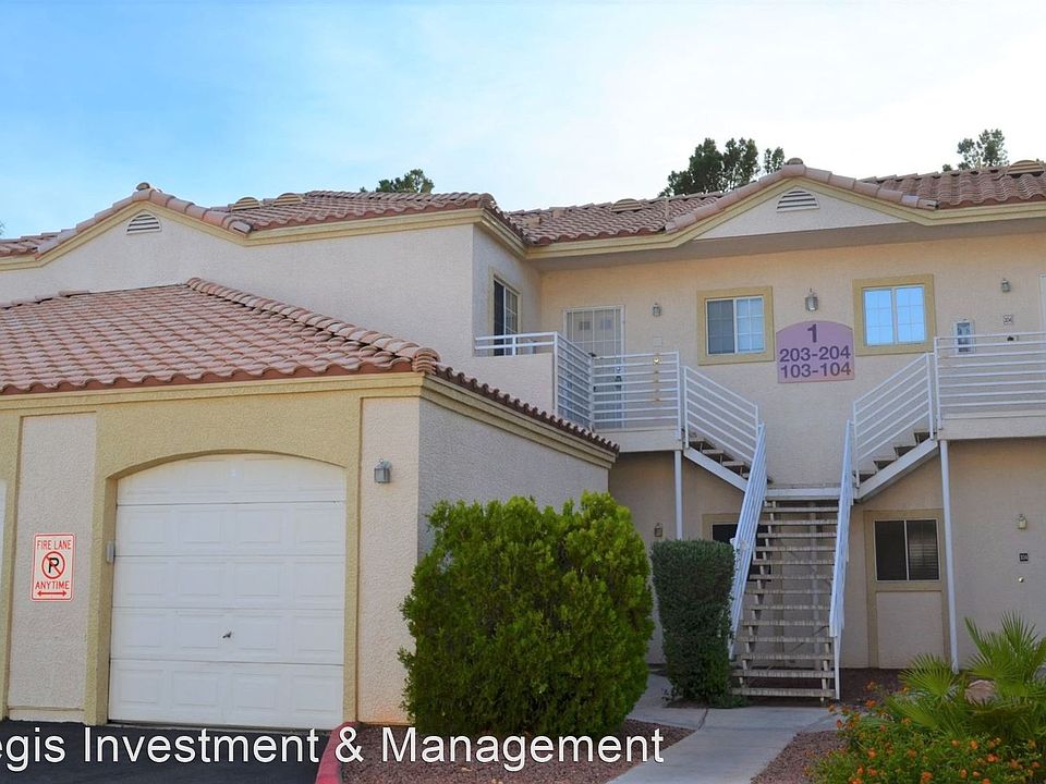 1st image of 1900 N Torrey Pines Dr Building 1-203