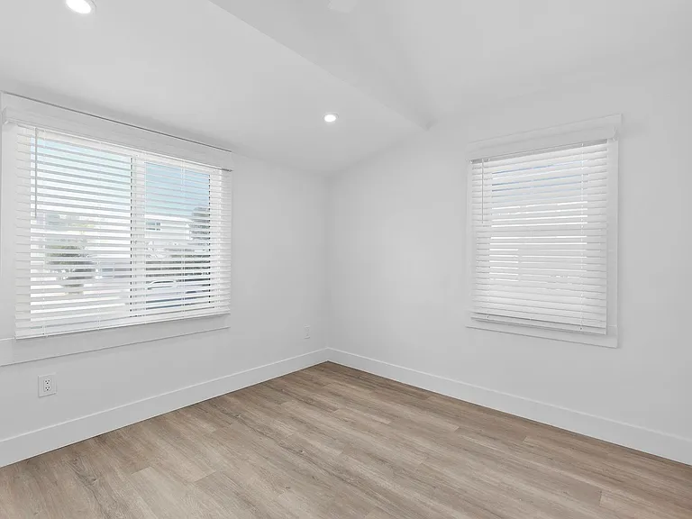 802-812 El Carmel Pl #808 — Photo 10