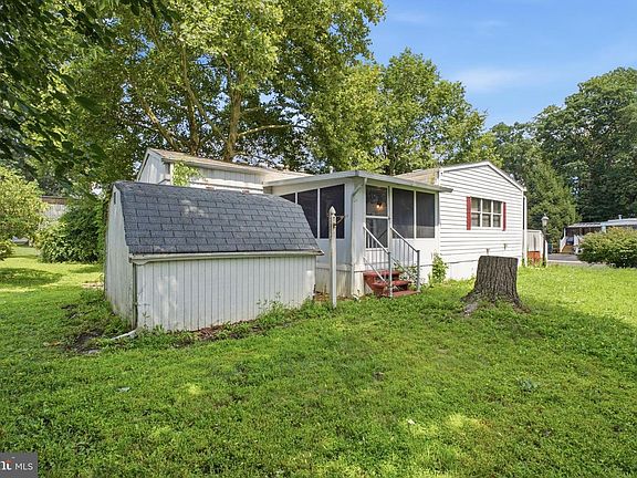 4th image of 39 Antonia Dr