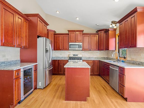 5th image of 19508 Southfield Ln