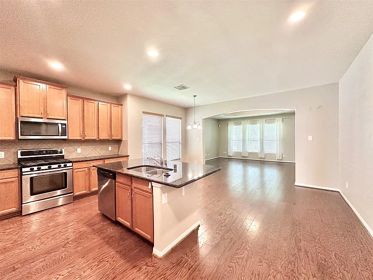 25323 Lisburn Dr — Photo 12