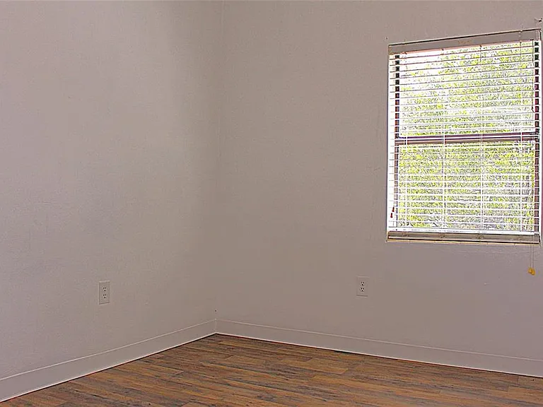 520 Hacienda Ct — Photo 14