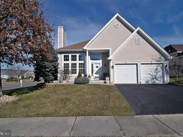 1 Deer Lake Ct, Barnegat, NJ 08005